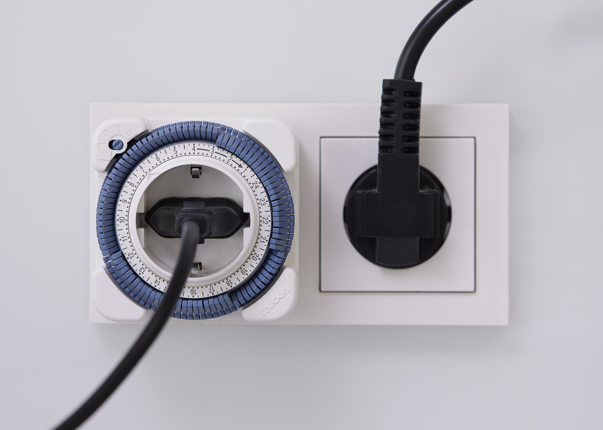 Analoge Steckdosen-Zeitschaltuhr theben-timer in Doppelsteckdose, Schuko Analoge Steckdosen-Zeitschaltuhr theben-timer in Doppelsteckdose, Schuko